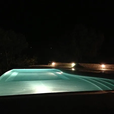 Trullo Anglani With Pool * オストゥーニ